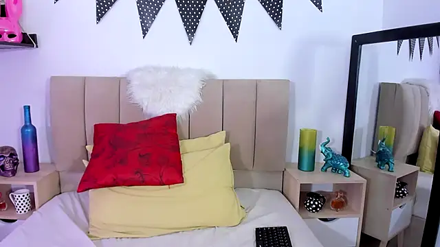 Zoe Gruber online show from December 22, 2024, 1:34 am