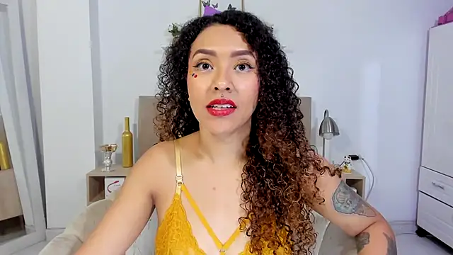 Zoe Gruber online show from June 24, 2026, 12:20 am