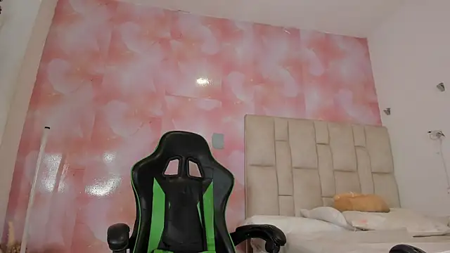 emily lean  online show from October 3, 2025, 12:51 am