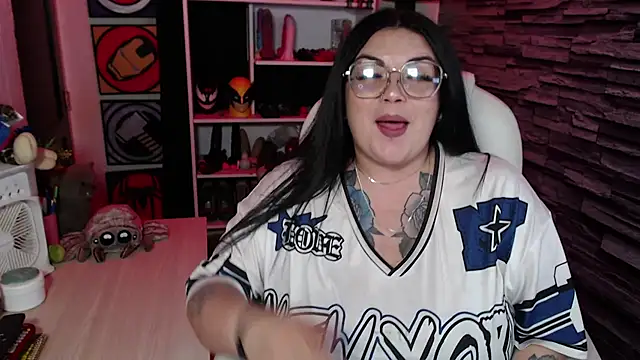Snapshot of juliette_rd chatting on June 19, 2026, 6:23 pm juliette rd online show from June 19, 2026, 6:23 pm