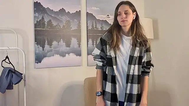 JaniceHanson online show from November 20, 2025, 11:54 am