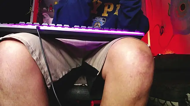 zacwatson  online show from September 12, 2025, 9:15 pm