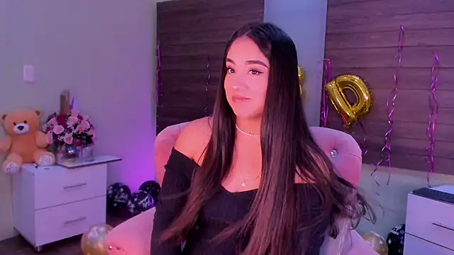 Snapshot of Sussy_Bell01 chatting on December 20, 2024, 6:24 pm Sussy Bell01 online show from December 20, 2024, 6:24 pm