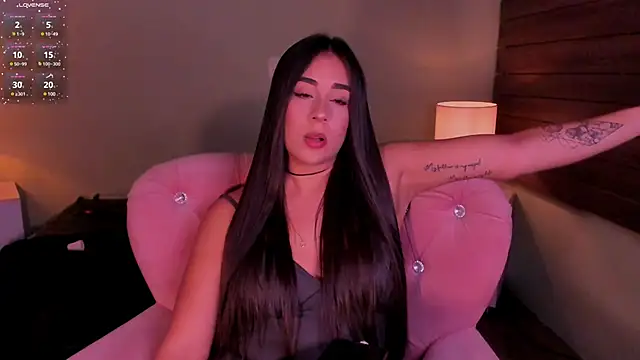 Snapshot of Sussy_Bell01 chatting on March 14, 2025, 12:10 am Sussy Bell01 online show from March 14, 2025, 12:10 am