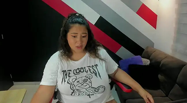 I am yours- online show from January 28, 2025, 12:00 pm