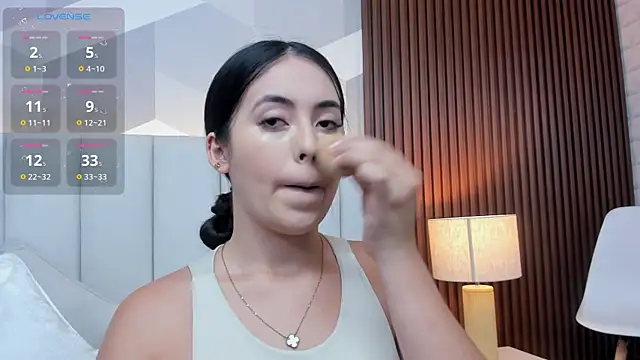 Julietasantos   online show from February 10, 2026, 6:23 pm