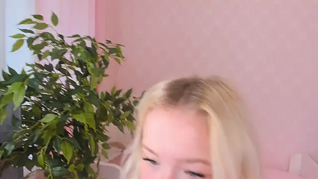 Lily Young online show from July 28, 2026, 3:35 am