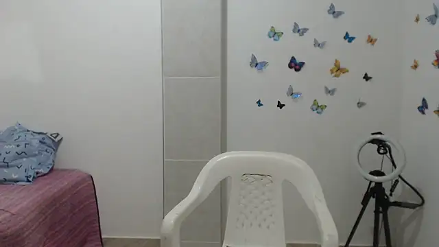 Snapshot of madonna101 chatting on October 19, 2025, 7:36 pm madonna101 online show from October 19, 2025, 7:36 pm