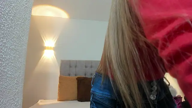 Carolina hernandez22 online show from September 30, 2025, 11:59 am