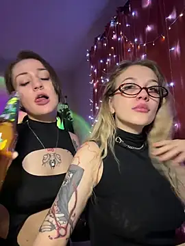 Dooubletroublee online show from January 18, 2025, 2:03 am