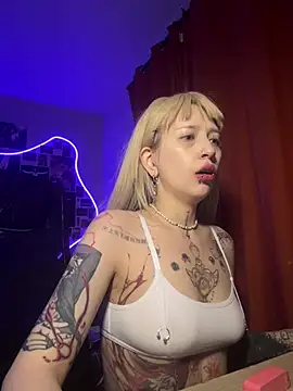 Dooubletroublee online show from April 5, 2026, 1:14 am