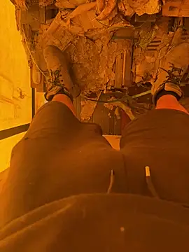 Snapshot of cussy007 chatting on October 13, 2025, 10:04 am cussy007 online show from October 13, 2025, 10:04 am