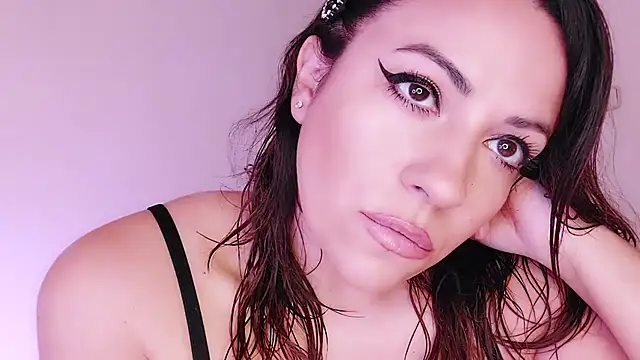 Snapshot of Latina_hot2024 chatting on March 7, 2025, 10:35 am Latina hot2024 online show from March 7, 2025, 10:35 am