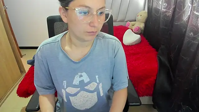 samantha  wilson online show from November 11, 2025, 1:33 pm