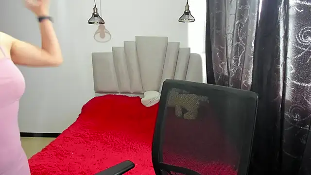 samantha  wilson online show from November 15, 2025, 1:29 pm