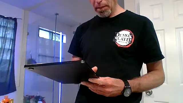 Snapshot of El_Gizmo chatting on May 3, 2026, 3:51 pm El Gizmo online show from May 3, 2026, 3:51 pm