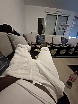 PlasticSurface727 online show from November 21, 2025, 12:48 pm