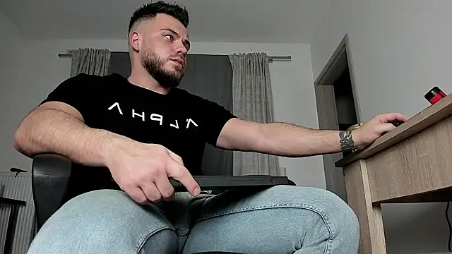 Snapshot of juliusmasters chatting on January 8, 2025, 1:32 am juliusmasters online show from January 8, 2025, 1:32 am