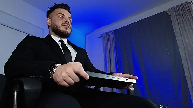 Snapshot of juliusmasters chatting on January 27, 2025, 9:33 pm juliusmasters online show from January 27, 2025, 9:33 pm