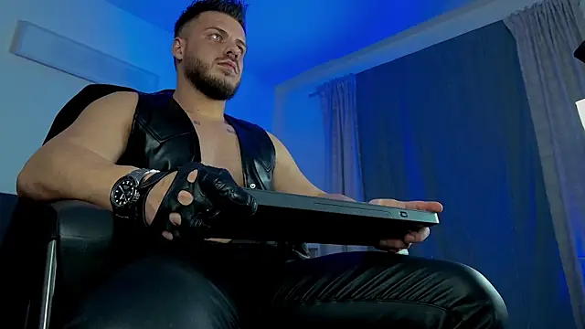 Snapshot of juliusmasters chatting on February 8, 2025, 10:51 pm juliusmasters online show from February 8, 2025, 10:51 pm