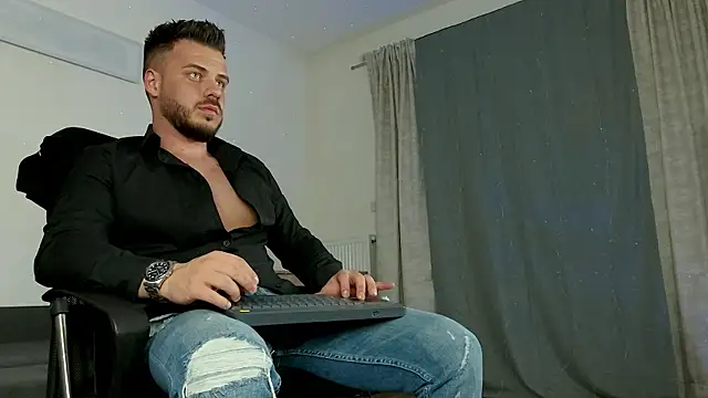 Snapshot of juliusmasters chatting on March 3, 2025, 8:11 pm juliusmasters online show from March 3, 2025, 8:11 pm