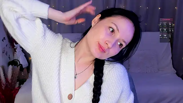 LisaMooore online show from January 11, 2025, 4:25 pm