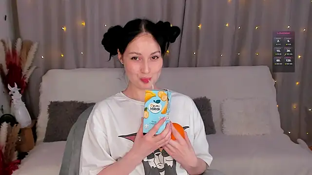 LisaMooore online show from February 15, 2025, 9:37 pm