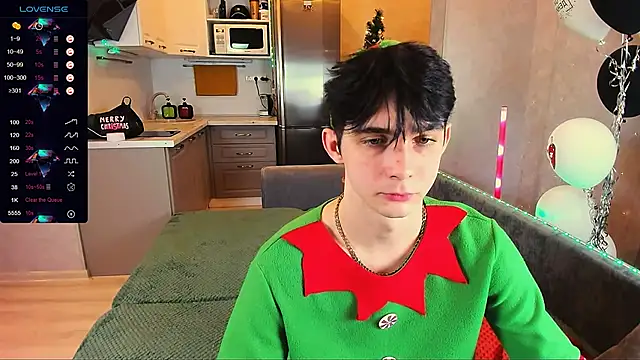 Snapshot of Aaron_Boom chatting on December 25, 2024, 11:31 pm Aaron Boom online show from December 25, 2024, 11:31 pm