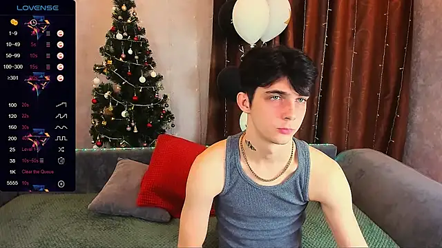 Snapshot of Aaron_Boom chatting on December 27, 2024, 1:43 am Aaron Boom online show from December 27, 2024, 1:43 am