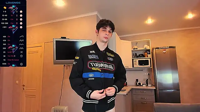 Snapshot of Aaron_Boom chatting on January 25, 2025, 2:37 am Aaron Boom online show from January 25, 2025, 2:37 am