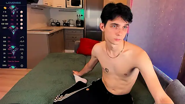 Snapshot of Aaron_Boom chatting on September 14, 2025, 11:15 pm Aaron Boom online show from September 14, 2025, 11:15 pm