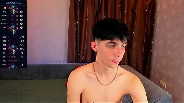 Snapshot of Aaron_Boom chatting on September 20, 2025, 1:17 am Aaron Boom online show from September 20, 2025, 1:17 am