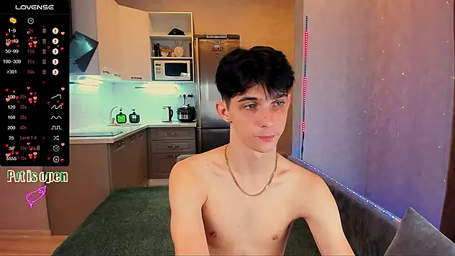 Snapshot of Aaron_Boom chatting on September 30, 2025, 7:41 pm Aaron Boom online show from September 30, 2025, 7:41 pm