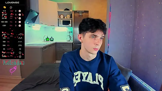 Snapshot of Aaron_Boom chatting on October 12, 2025, 1:15 am Aaron Boom online show from October 12, 2025, 1:15 am