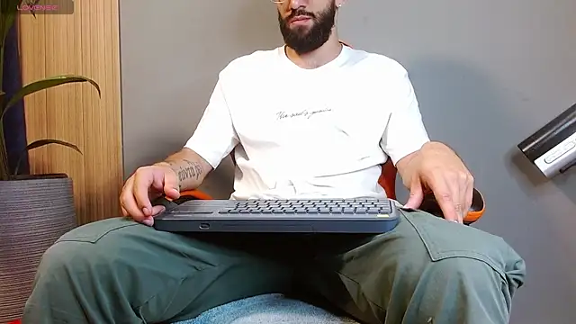 Mr WhiteCock online show from September 19, 2025, 11:38 pm