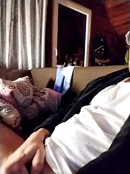 tomee83 online show from December 17, 2025, 5:24 am