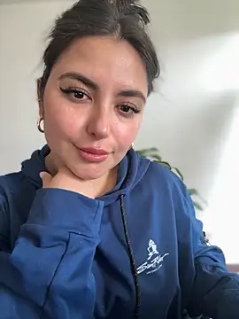 Snapshot of sukhakunis1 chatting on November 10, 2025, 3:33 pm sukhakunis1 online show from November 10, 2025, 3:33 pm