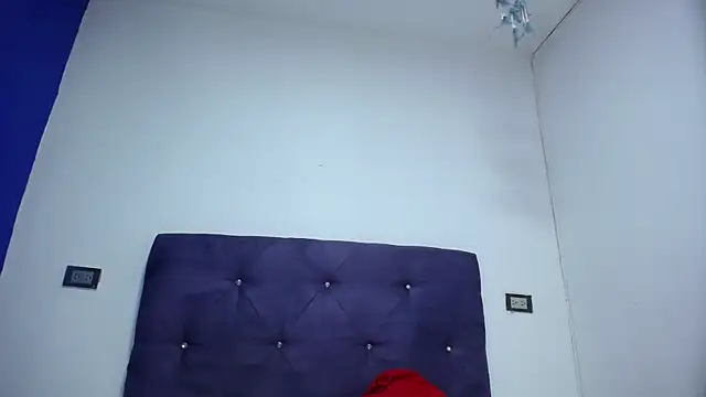 Squirter pussybomb online show from February 28, 2025, 3:48 am