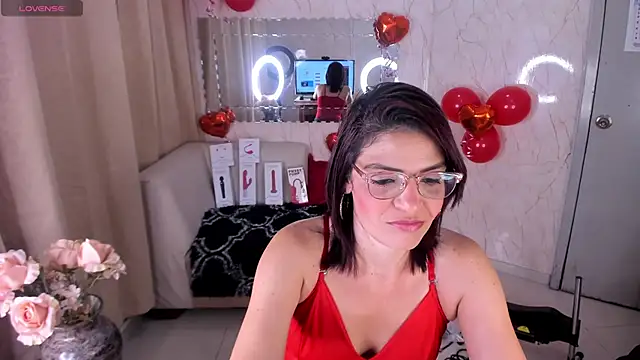 KatteMoss online show from February 2, 2025, 3:32 am