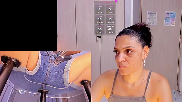 KatteMoss online show from February 25, 2025, 7:58 pm