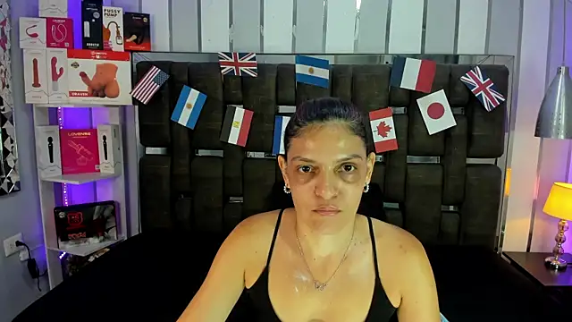 Snapshot of KatteMoss chatting on June 13, 2026, 8:51 pm KatteMoss online show from June 13, 2026, 8:51 pm
