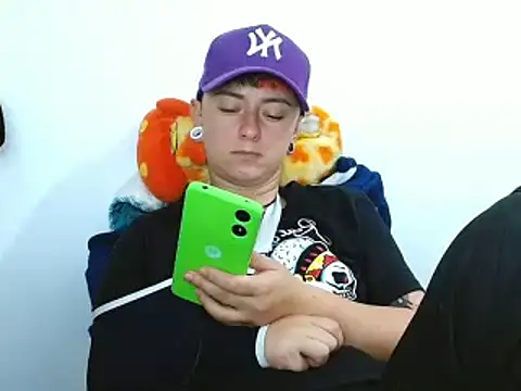 tomboyblue online show from March 21, 2025, 7:35 pm