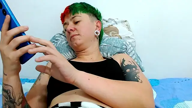 tomboyblue online show from January 11, 2026, 12:43 pm