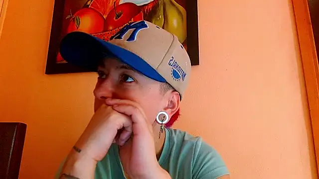 Snapshot of tomboyblue chatting on June 17, 2026, 3:24 pm tomboyblue online show from June 17, 2026, 3:24 pm