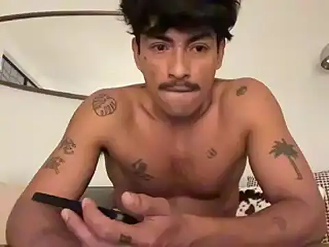 Snapshot of bernal666 chatting on December 22, 2025, 2:52 am bernal666 online show from December 22, 2025, 2:52 am