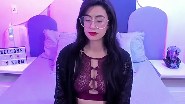 Snapshot of SophieGomez22 chatting on February 9, 2025, 5:33 pm SophieGomez22 online show from February 9, 2025, 5:33 pm