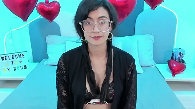 Snapshot of SophieGomez22 chatting on February 13, 2025, 5:33 pm SophieGomez22 online show from February 13, 2025, 5:33 pm