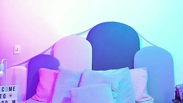 Snapshot of SophieGomez22 chatting on February 15, 2025, 2:22 pm SophieGomez22 online show from February 15, 2025, 2:22 pm