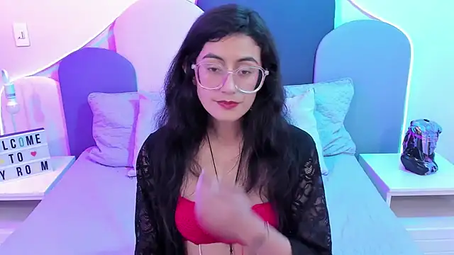 Snapshot of SophieGomez22 chatting on February 16, 2025, 5:37 pm SophieGomez22 online show from February 16, 2025, 5:37 pm