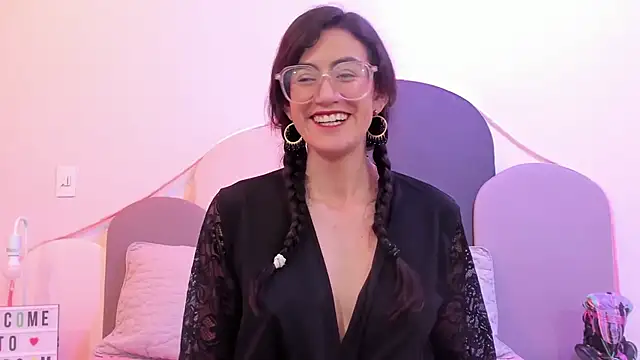 Snapshot of SophieGomez22 chatting on February 20, 2025, 2:13 pm SophieGomez22 online show from February 20, 2025, 2:13 pm